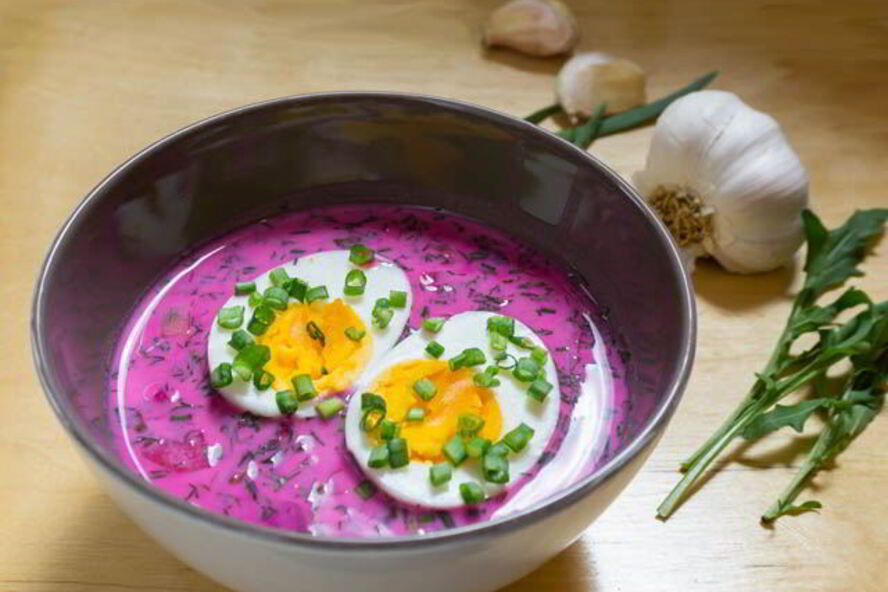 Рецепт свекольника на кефире с ветчиной, редисом и горчицей