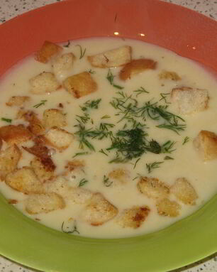 Сливочно-сырный суп с чесночными сухариками