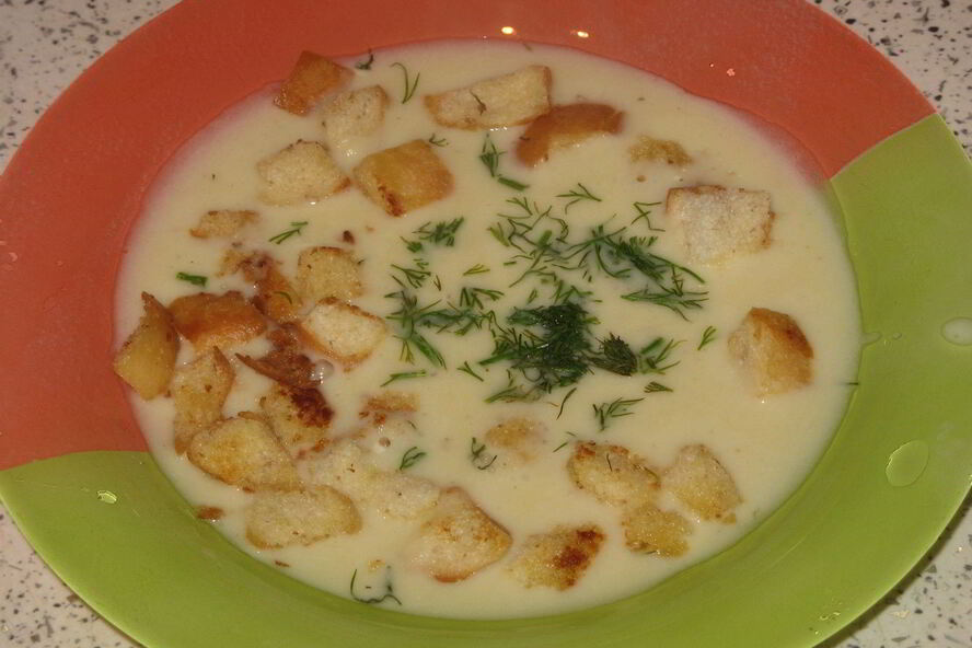 Рецепт сливочно-сырного суп с чесночными сухариками