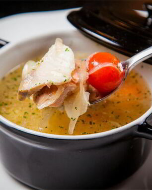 Уха из благородных рыб с печенью налима