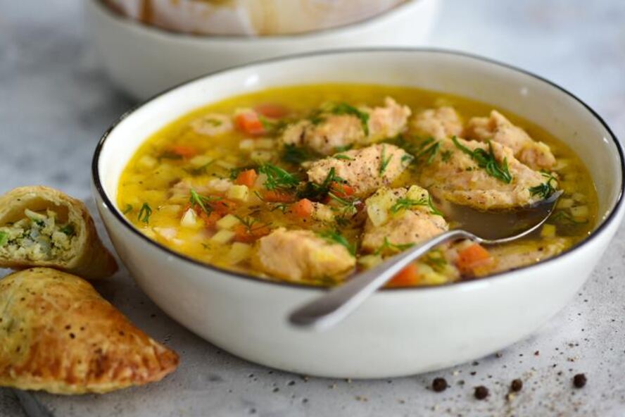 Рецепт ухи с рыбными клецками