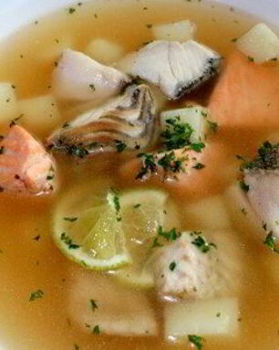 Уха с судаком и курицей