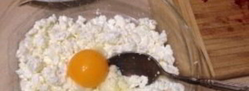 блинчики с творогом и замороженной клубникой. Шаг 7