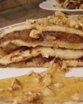 Блины с медом и орехами