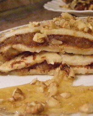 Блины с медом и орехами