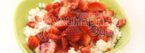 шоколадные блины с творогом и клубникой. Шаг 6