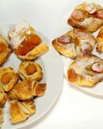 Булочки из слоеного теста