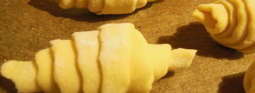 круассаны из слоеного дрожжевого теста. Шаг 5