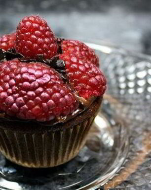 Малиновые капкейки