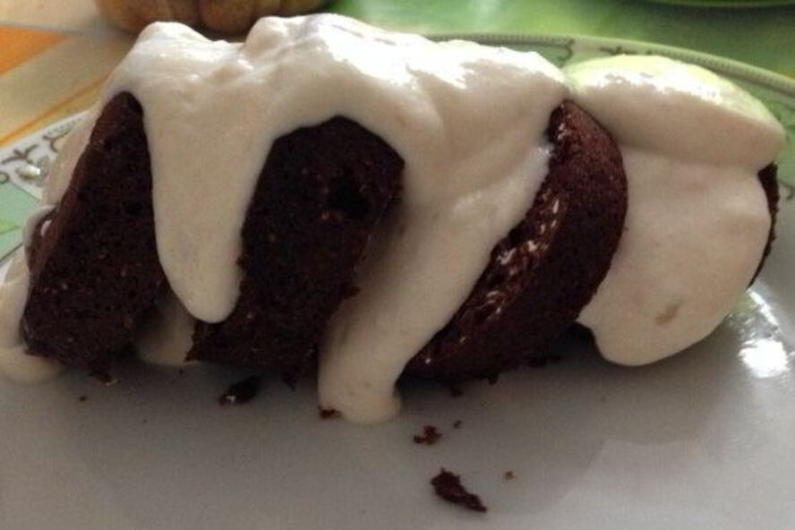 Рецепт шоколадного овсяного кекса с творожно-банановым кремом