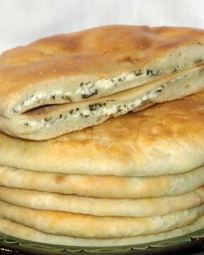 Хачапури из домашнего слоеного теста