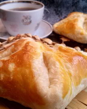 Хачапури из готового слоеного теста