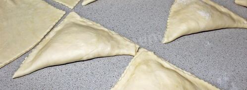 хачапури из слоеного теста с сыром в духовке. Шаг 11