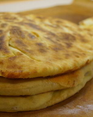 Хачапури с сулугуни на сковороде