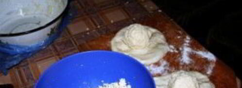 хачапури с сыром и яйцом. Шаг 4