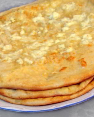Менгрельские хачапури с сыром сулугуни