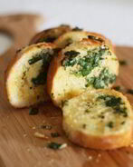 Багет с чесноком