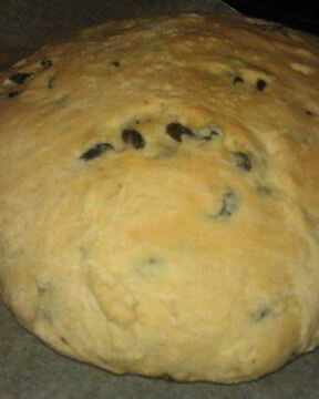 Домашний хлеб с маслинами