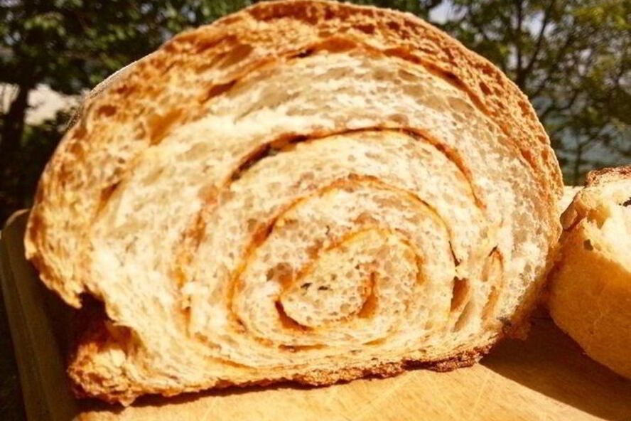 Рецепт хлеба с паприкой и базиликом