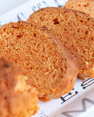 Красный хлеб с паприкой