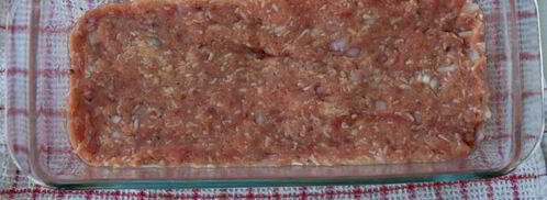 мясной хлеб с йогуртовым соусом и гарниром из зеленого горошка. Шаг 4