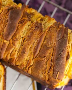 Сырный хлеб на белом вине