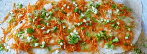 лаваш с корейской морковкой и сыром. Шаг 10