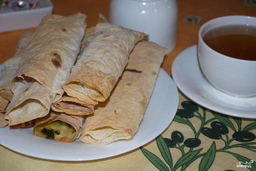 Рецепт рулетиков из лаваша с сыром