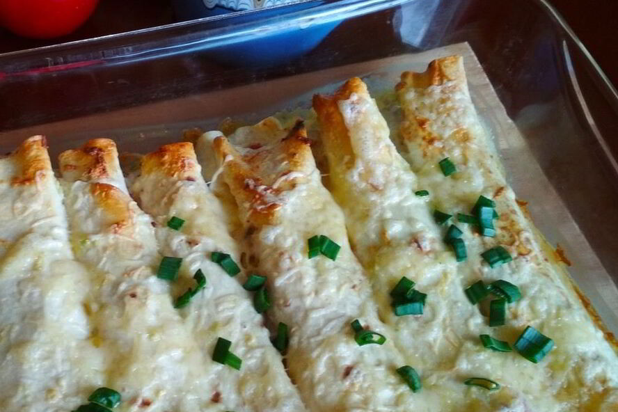 Рецепт трубочек из лаваша, запеченные в соусе