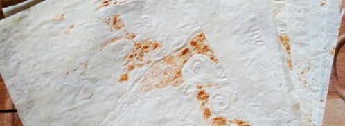 трубочки из лаваша, запеченные в соусе. Шаг 3