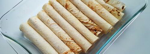 трубочки из лаваша, запеченные в соусе. Шаг 8