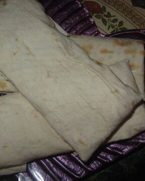 Закуска из лаваша и корейской морковки