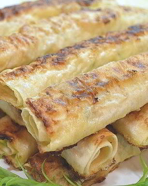 Жареный лаваш с сырной начинкой