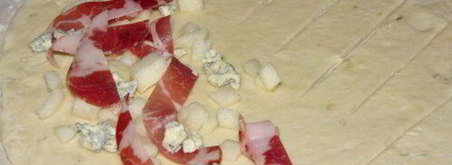 фокачча с грушей, сыром и беконом. Шаг 8