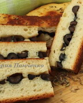 Фокачча с маслинами и орегано