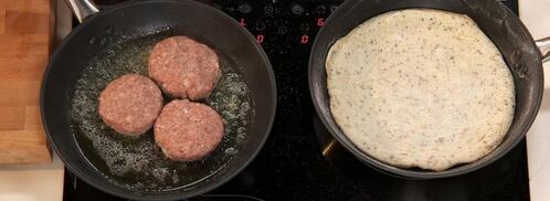 кефта из баранины на лепешке с кунжутом. Шаг 5