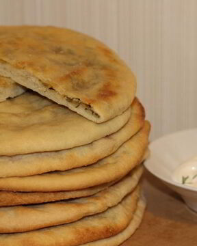 Лепешки на кефире с сыром