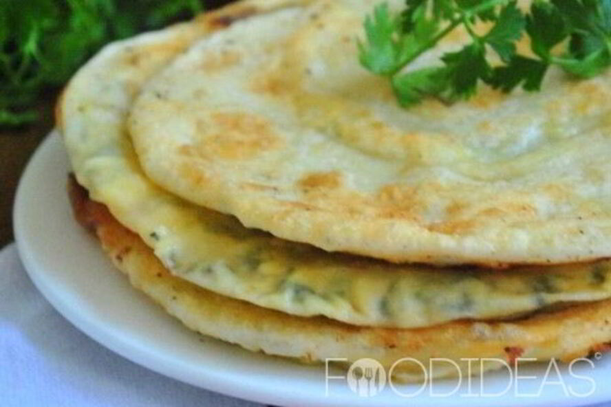 Рецепт лепешек с творогом и сыром