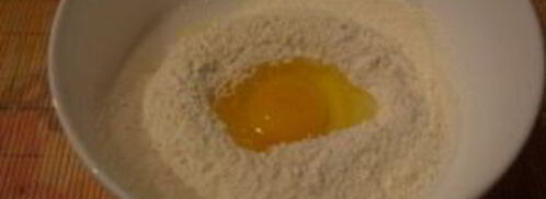 лепешки с зеленью на сковороде. Шаг 3