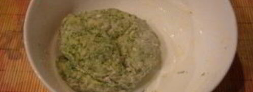 лепешки с зеленью на сковороде. Шаг 6