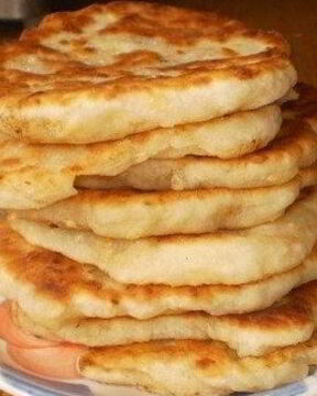 Мягкие сырные лепешки с начинкой из ветчины