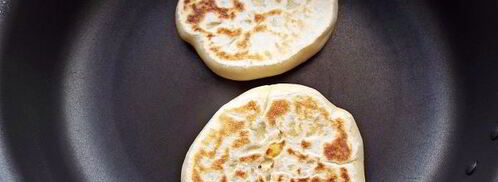 сырные лепешки на кефире на сковороде. Шаг 11