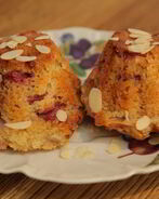 Летние фруктово-ягодные маффины с белым шоколадом