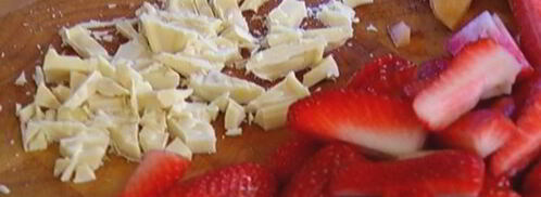 летние фруктово-ягодные маффины с белым шоколадом. Шаг 6