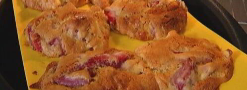 летние фруктово-ягодные маффины с белым шоколадом. Шаг 10