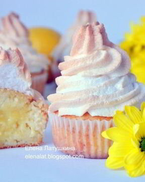 Лимонные маффины с курдом и меренгой