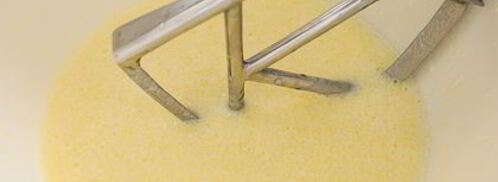 несладкие маффины с оливками и беконом. Шаг 3