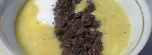 очень шоколадные маффины с кусочками бананов внутри. Шаг 6