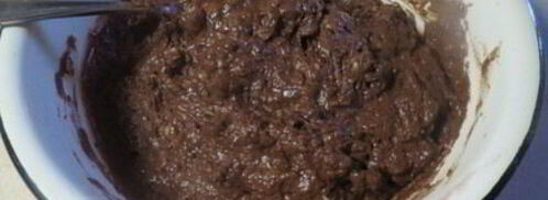 очень шоколадные маффины с кусочками бананов внутри. Шаг 8