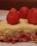 Манник с клубникой